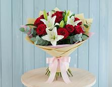 Букет цветов из:  Лилии и Розы в Шараповой Охоте