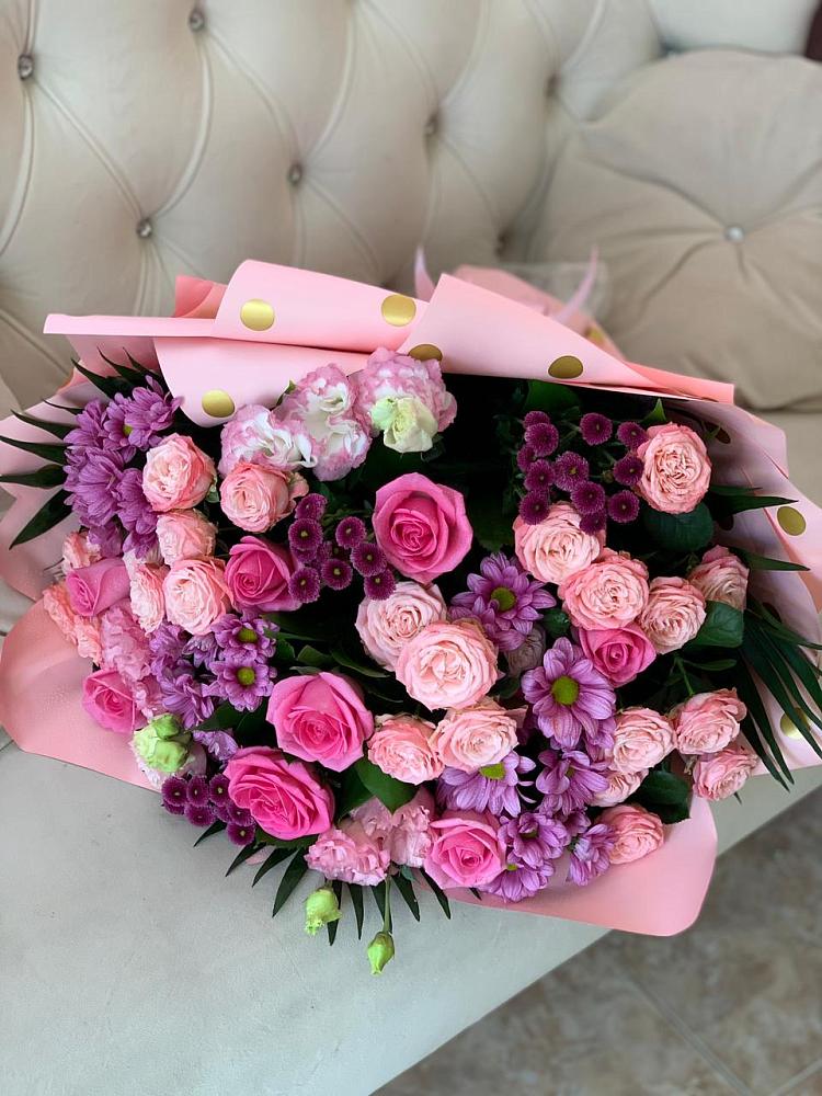 Букет цветов из: Хризантемы, Розы и Лизиантусы в Шараповой Охоте