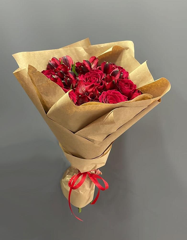 Букет цветов из: Альстромерии и Розы в Шараповой Охоте