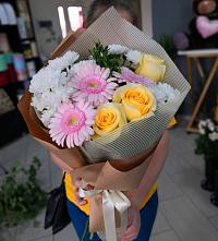 Букет цветов из:  Герберы, Розы и Хризантемы в Шараповой Охоте