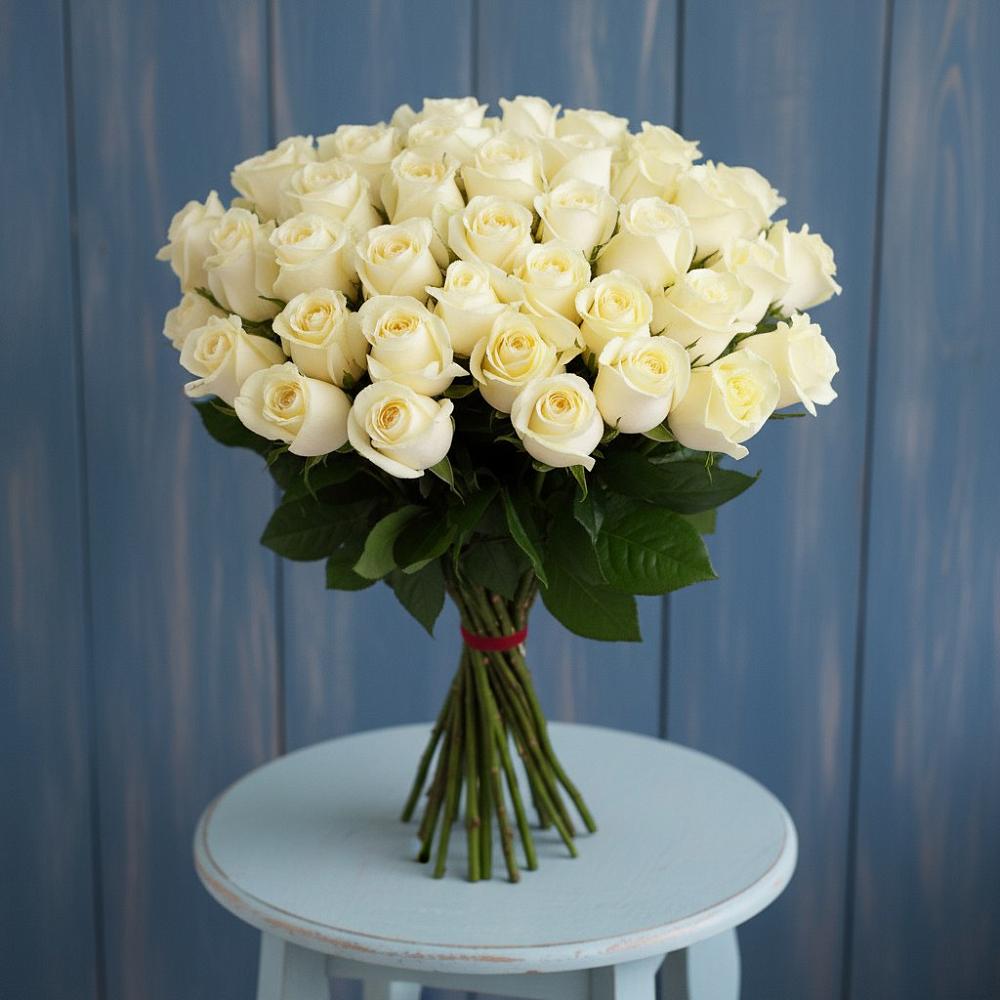Букет 51 Белая роза Эдлесс Лав в Шараповой Охоте
