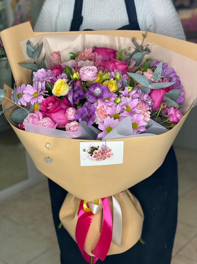 Букет цветов из: Хризантемы, Гвоздики и Альстромерии в Шараповой Охоте