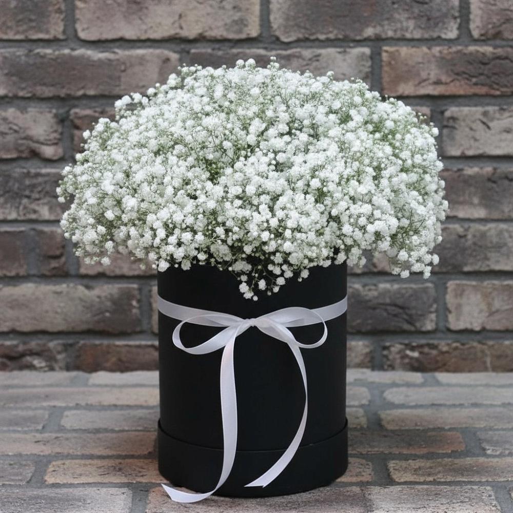 Цветочная композиция из Гипсофила в шляпной коробке в Шараповой Охоте