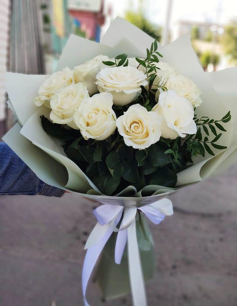 Букет Белые розы Проуд в Шараповой Охоте