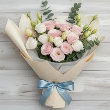 Букет цветов из:  Лизиантусы в Шараповой Охоте