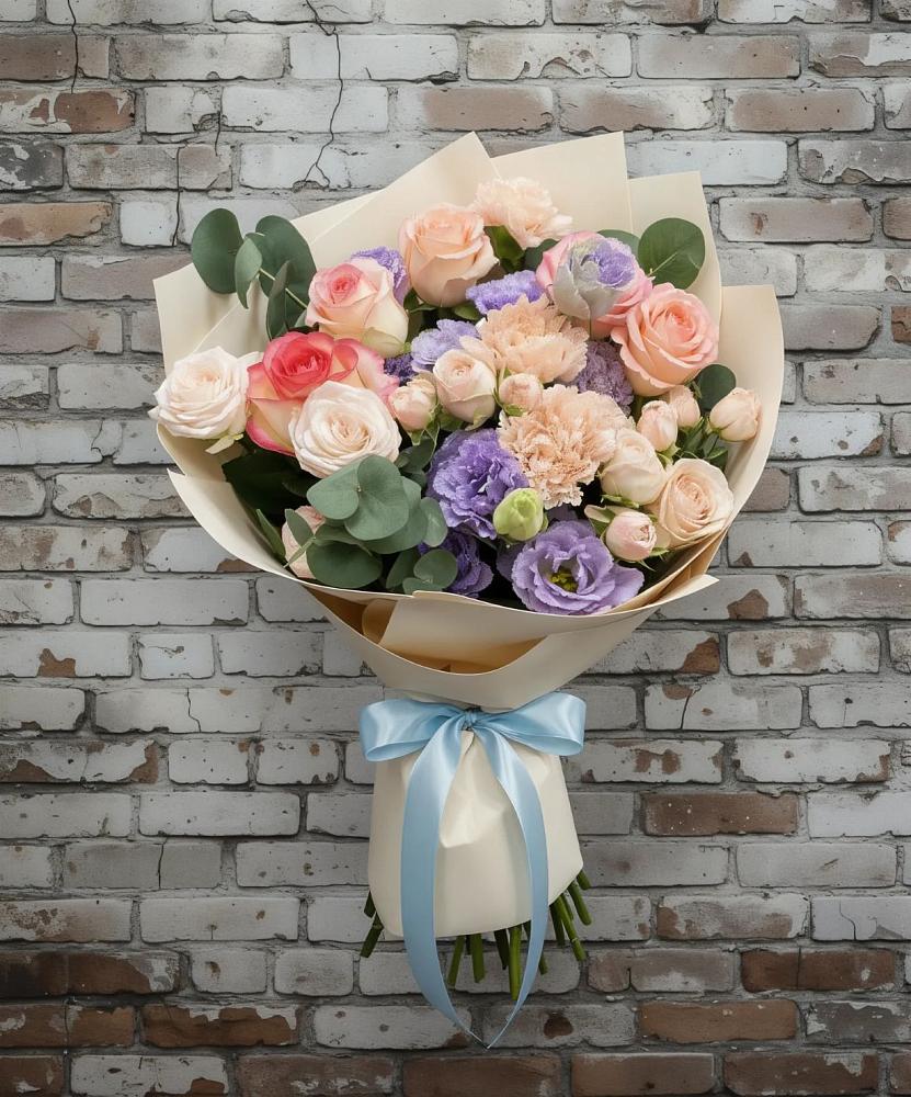 Букет цветов из: Розы, Лизиантусы и Гвоздики в Шараповой Охоте