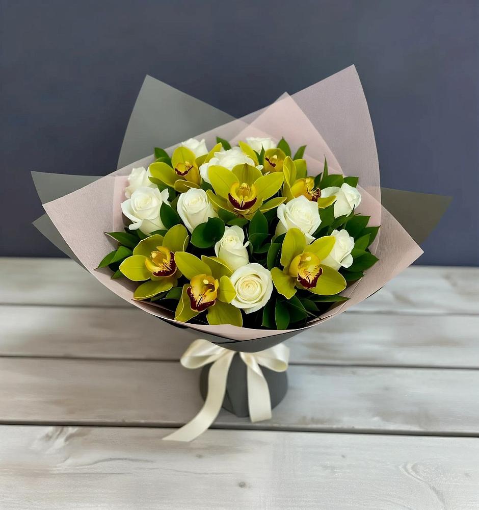 Букет цветов из: Орхидеи и Розы в Шараповой Охоте