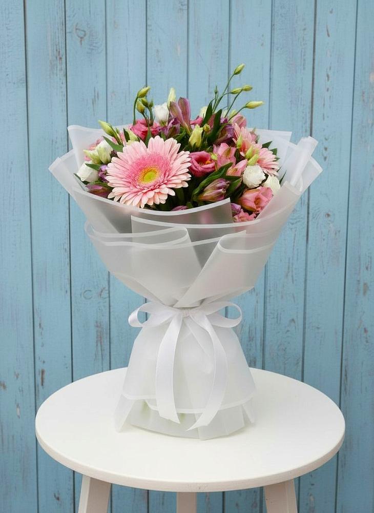 Букет цветов из: Герберы, Альстромерии и Лизиантусы в Шараповой Охоте