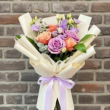 Букет цветов из:  Лизиантусы и Розы в Шараповой Охоте