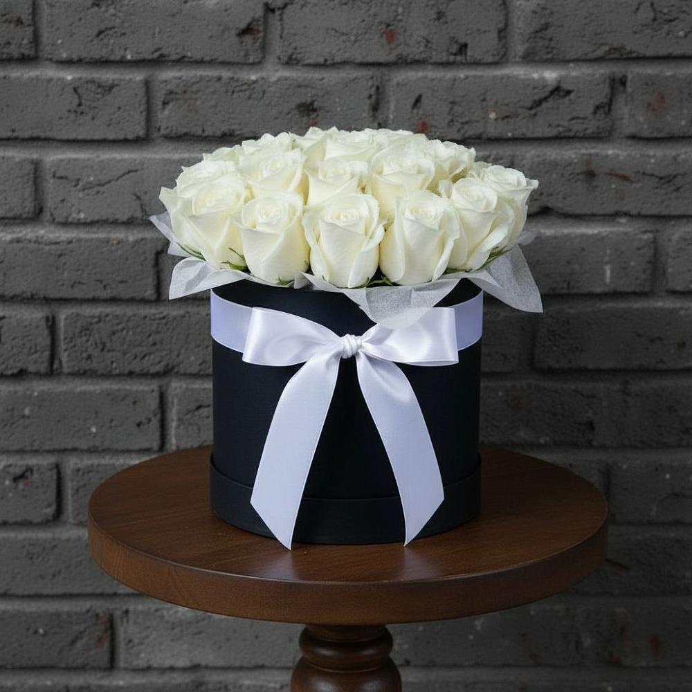 Цветочная композиция из Розы в шляпной коробке в Шараповой Охоте