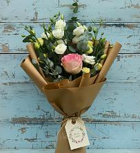 Букет цветов из:  Розы и Лизиантусы в Шараповой Охоте