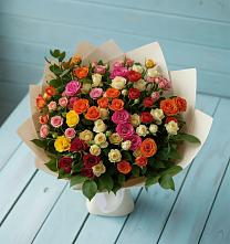 Букет Микс из разноцветных кустовых роз в Шараповой Охоте